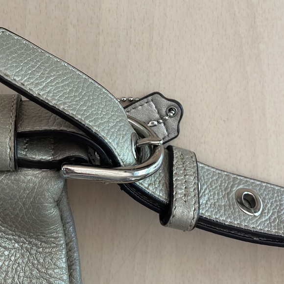 🌟 Vintage Coach Metallic Gold Leather Duffle Shoulder Bag Slouc… - Picture 4 of 7